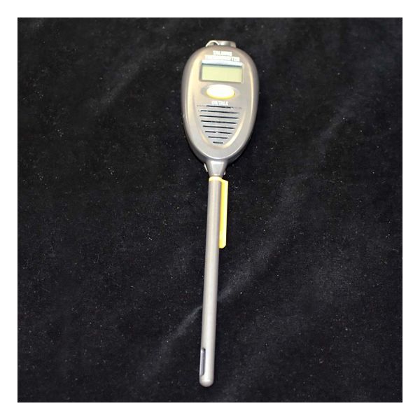 white thermometer with 3/8-inch tall numerals on an LCD screen